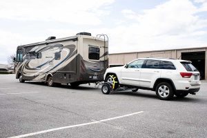 Read more about the article When to Use an RV Car Tow Dolly